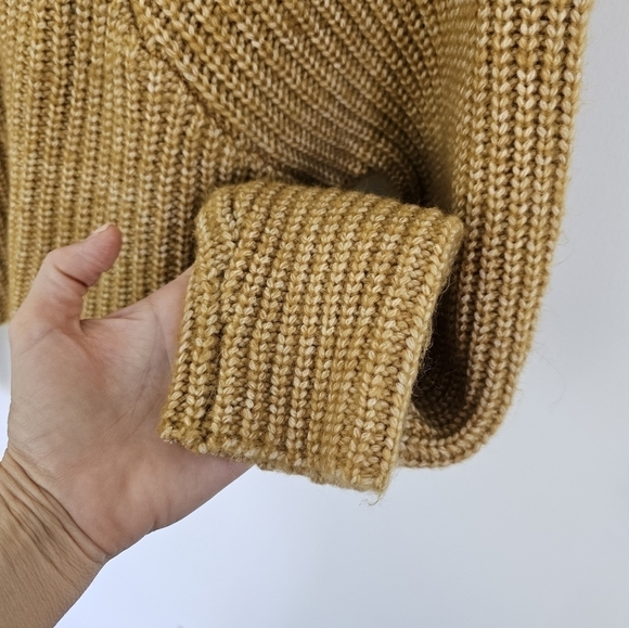 Arizona Jeans Company Marigold Yellow Gold Double V Neck Sweater Size XS - Picture 6 of 9